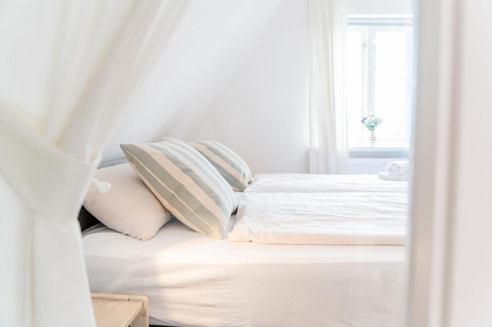 Hafenblick Ferienwohnung In Der Altstadt Mit Parkplatz 플렌스부르크 외부 사진