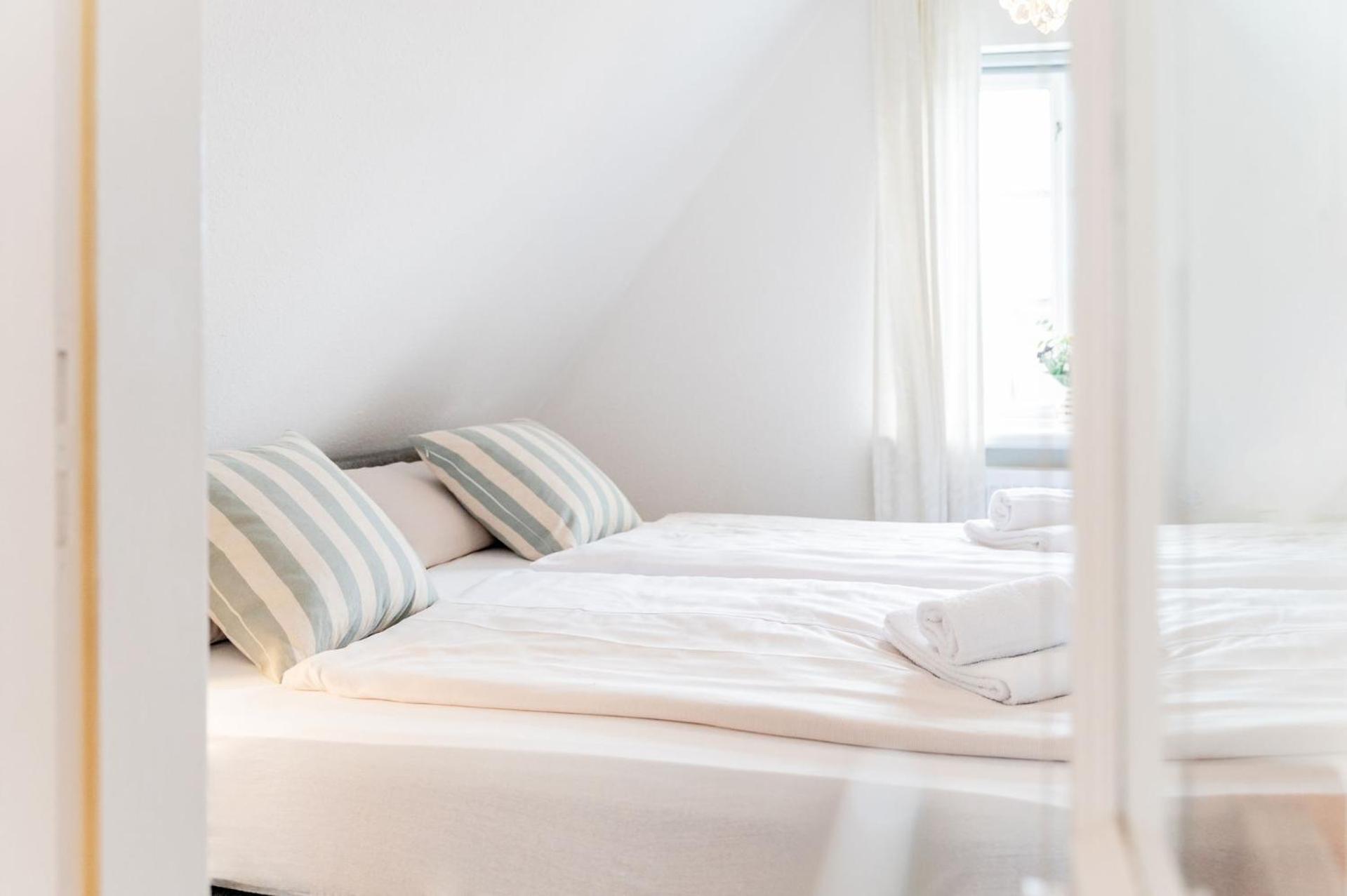 Hafenblick Ferienwohnung In Der Altstadt Mit Parkplatz 플렌스부르크 외부 사진